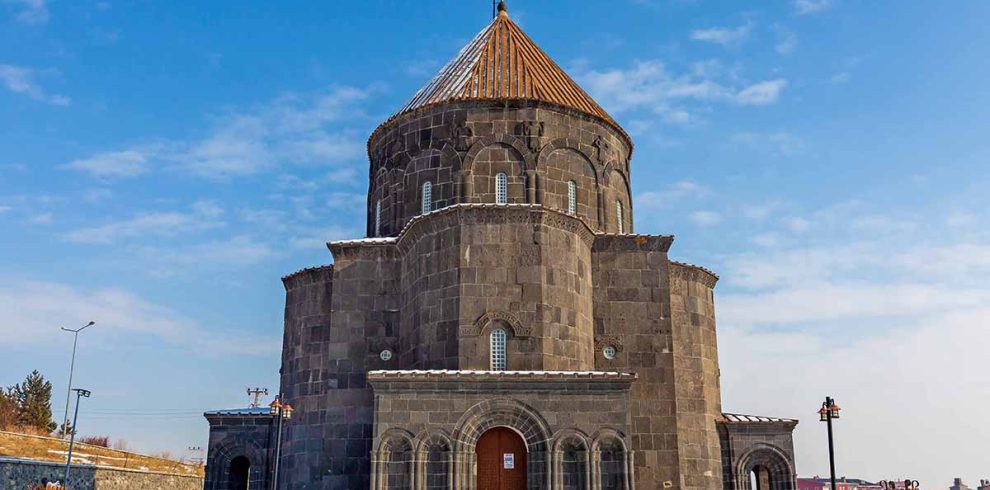 havariler-kilisesi-kars